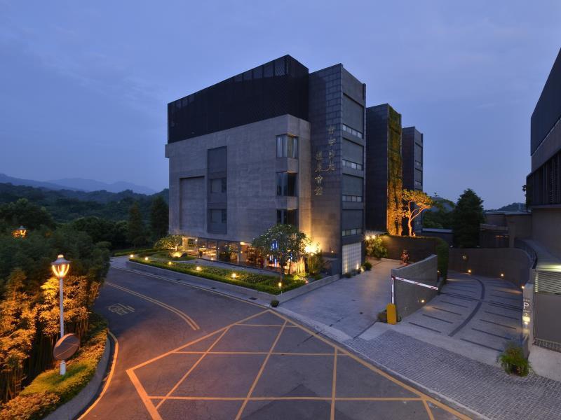 The Sun Hot Spring & Resort Taichung Exterior photo